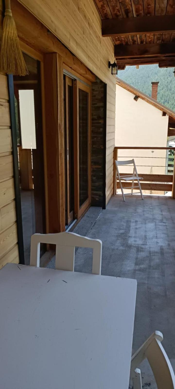 Les Hauts Du Roux Abries Exterior photo